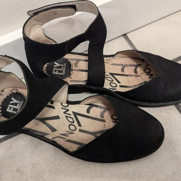 Fly London - Picture 2 of 4